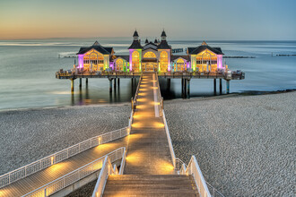 Michael Valjak, Seebrücke in Sellin auf Rügen am Abend
