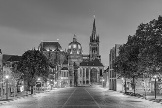 Michael Valjak, Aachener Dom schwarz-weiß