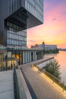 Michael Valjak, Evening atmosphere in Düsseldorf's media harbour (Germany, Europe)