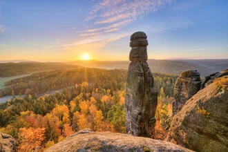 Fotokunst von Michael Valjak: Barbarine in der Sächsischen Schweiz bei Sonnenaufgang