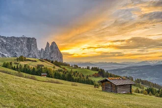 Fotokunst von Michael Valjak: Schlern und Punta Santner in Südtirol bei klarem Wetter.