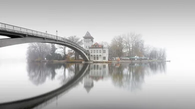 Fotokunst von Ronny Behnert: Nebel über der Insel der Jugend in Berlin