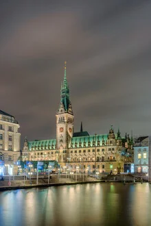 Hamburger Rathaus - fotokunst von Michael Valjak