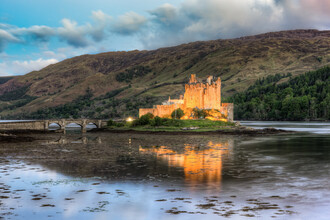 Michael Valjak, Eilean Donan Castle in Scotland in the evening (United Kingdom, Europe)