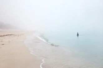 Water reflection in fog, calm beach atmosphere in Cuba