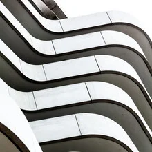 Fotokunst von Jörg Carstensen: moderne Architekturaufnahmen mit sanften Linien