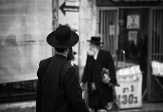 Photo art by Victoria Knobloch: street scene in Me'a Sche'arim, Israel
