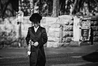 Victoria Knobloch, Me'a Sche'arim 3 (Israel, Asia)