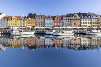 Melanie Viola, COPENHAGEN Nyhavn in the morning - Denmark, Europe)