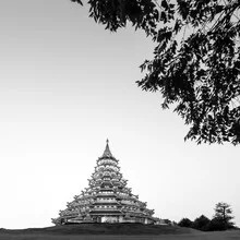 Photo art by Christian Janik: vibrant photo of a Chinese temple in Thailand