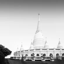 Photo art by Christian Janik: colorful image of Wat Prayurawongsawat in Bangkok.