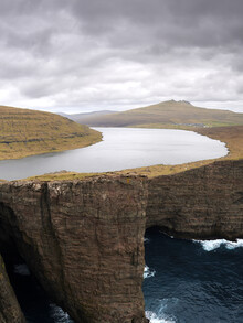 Norbert Gräf, Sea over the ocean, Trælanípa, Faroe Islands in May 2023 - Faroe Islands, Europe)