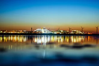 Photo art by Lotte Wildiers: calm sea view at night with soft colors
