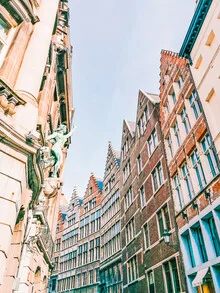Photo art by Lotte Wildiers: view of pink and blue houses in Antwerp city center