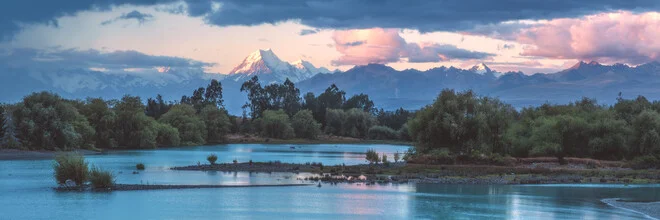 Fotokunst von Jean Claude Castor: Panorama von Mount Cook am Lake Pukaki