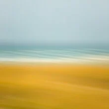 Photo art by Holger Nimtz: gentle sea waves in calming colors