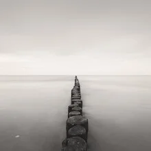 Photo art by Thomas Wegner: calm long exposure of the Baltic Sea with gentle waves.