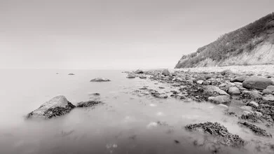 Fotokunst von Dennis Wehrmann: ruhige Küstenlandschaft an der Ostsee