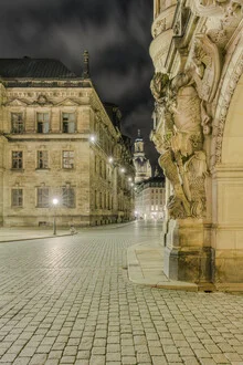 Night photo of Dresden: illuminated buildings and streets in a calm atmosphere