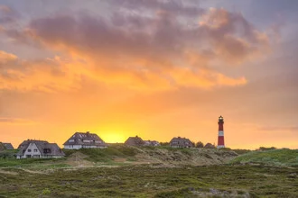 Landschaft mit Sonnenaufgang über den Dünen von Hörnum auf Sylt.