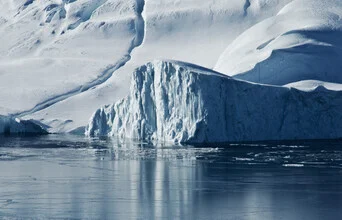Photo art by Victoria Knobloch: icy landscape with soft colors and a calm mood.