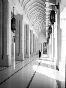 Photo art by Christian Janik: Woman in front of the Sultan Qaboos Mosque in Muscat.