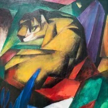Illustration von Franz Marc: bunter Tiger in dynamischer Pose im expressionistischen Stil.