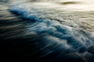 Photo art by Tal Paz-Fridman: calming waves in motion at the shore