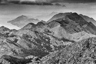 Fotokunst von Mikolaj Gospodarek: sanfte Berglandschaft der Dinarischen Alpen in Kroatien
