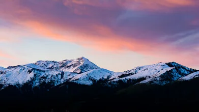 Fotokunst: ruhiger Herbstmorgen in den Alpen von Kitzbühel mit sanften Licht.