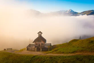 Fotokunst von Martin Wasilewski: Herbstmorgen mit Nebel in den Tiroler Alpen
