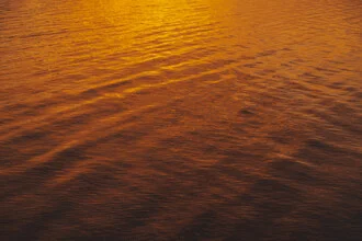Fotokunst von Nadja Jacke: sanfter Sonnenuntergang über der Ostsee