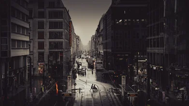 Photo art by Tillmann Konrad: pedestrians in rainy Friedrichstraße, Berlin
