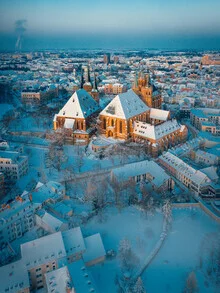 Erfurt Cathedral in snow, gentle winter mood, calm atmosphere.