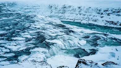 Wunderschöne Fotokunst von J. Daniel Hunger: gefrorener Wasserfall in Island