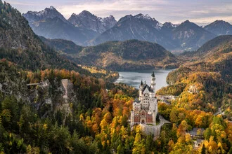 Photo by Achim Thomae: golden autumn landscape in Bavaria.