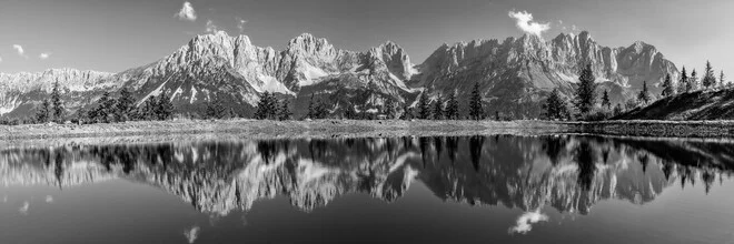 Photo art by Achim Thomae: panorama of the Wilder Kaiser with a calm mountain lake