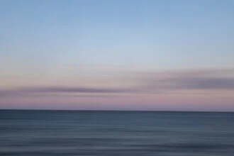 Photo art by Nadja Jacke: gentle sunset over the Baltic Sea with blurred colors.