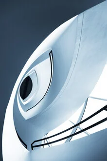 Photo art by Roswitha Schleicher-Schwarz: a faceted eye with light and shadow