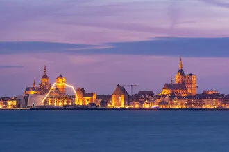 Fotokunst von Martin Wasilewski: Abendstimmung am Hafen von Stralsund