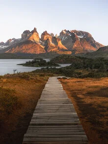 Photo art by Reiner Hofer: calm mountain landscape with a lake and clouds