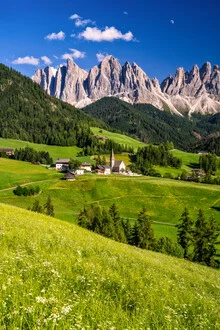 Fotokunst von Achim Thomae: sommerliche Landschaft der Geisler Berge in Südtirol
