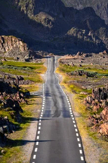 Fotokunst von Achim Thomae: ruhige Landschaft im Varanger Nationalpark, Norwegen.