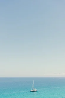 Fotokunst von Diana & Ronnie: Segeln auf dem Mittelmeer mit türkisfarbenem Wasser Fotokunst von Diana & Ronnie: Segeln auf dem Mittelmeer mit türkisfarbenem Wasser