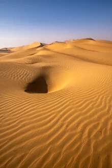 Photo art by Achim Thomae: gentle sand dunes in Rub al Khali at sunset