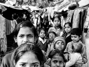 Wall art by Jagdev Singh: curious gaze of a child from Delhi