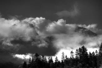 Fotokunst von Björn Groß: Schaufelspitze und Sonnjoch in den Alpen bei Sonnenlicht