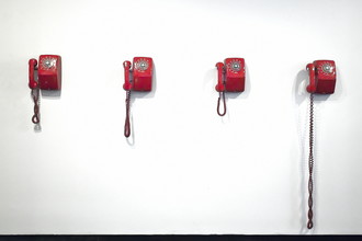 Jeff Seltzer, Telephones (in a hotel lobby) (Vereinigte Staaten, Nordamerika)