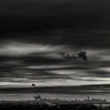 Photo art by Regis Boileau: monochrome view of the New York skyline