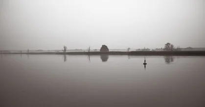 Photo art by Andi Weiland: tranquil landscape with grey water and gentle waves